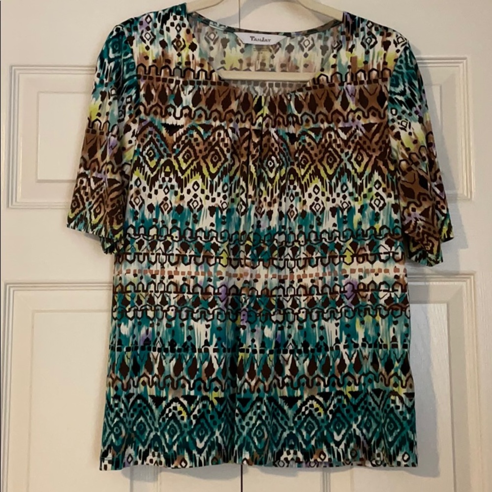 TanJay short sleeve women’s top
Brown, green, cream multi colored
Size Medium